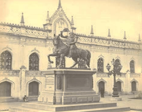 Figura Nº6: Edificio Convento de San Francisco: Universidad
Central de Venezuela y Biblioteca de la Universidad y
Biblioteca Nacional, 1874. Estatua de Antonio Guzmán
Blanco el “Ilustre Americano”, la cual fue derribada en 1878